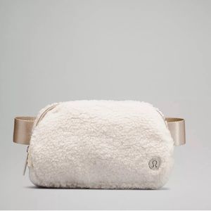 Lululemon Everywhere Belt Bag White Fleece